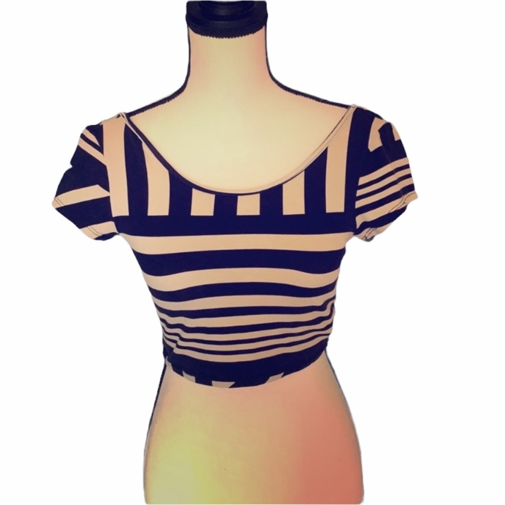 Misope Striped Stretchy Crop Top Short Sleeve Navy and Cream